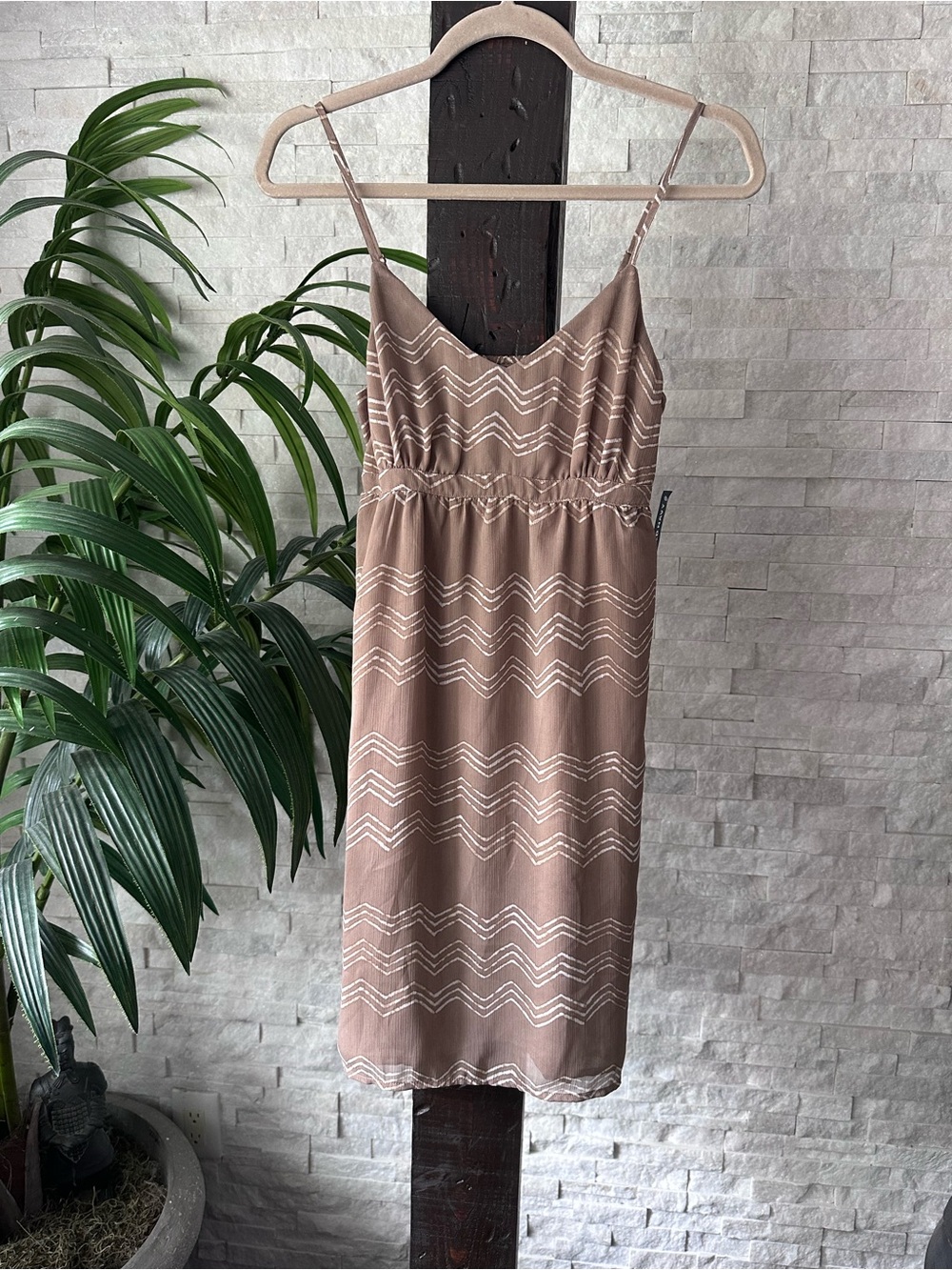 Old Navy Strappy Smocked Tan Brown Chocolate Milk Chevron 2013 Dress Size XS